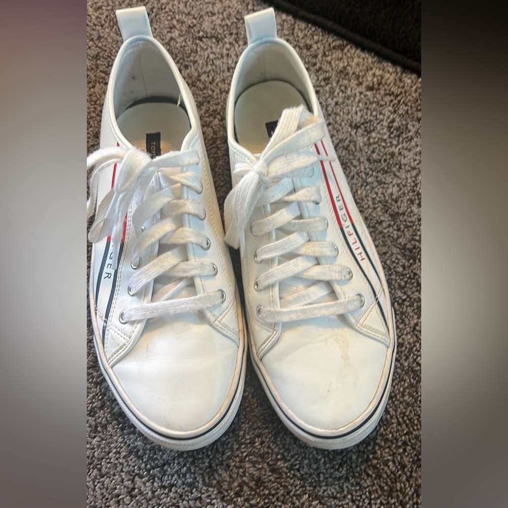 Tommy Hilfiger size 9.5